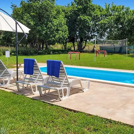 Сasa de vacaciones Lovely In *